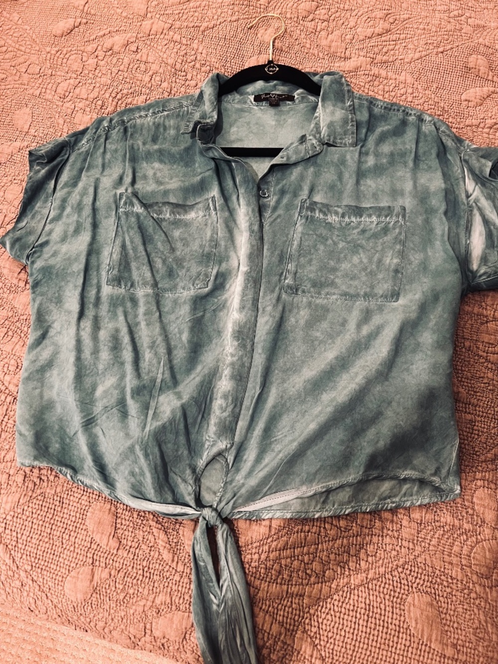Velvet Heart Acid Washed Teal Buttoned Short Sleeve Shirt w/ Bottom Tie-Medium